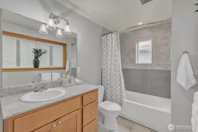 1939 10th Avenue W #B, Seattle, WA 98119 - Photo 22