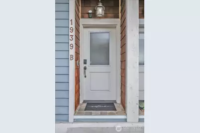 1939 10th Avenue W #B, Seattle, WA 98119 - Photo 2