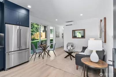 10752 Interlake Avenue N, Seattle, WA 98133 - Photo 2