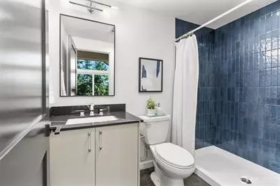 10752 Interlake Avenue N, Seattle, WA 98133 - Photo 12