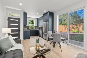 10752 Interlake Ave N, Seattle, WA 98133 - Photo 4