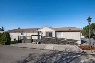 225 NE Ernst, Oak Harbor, WA 98277 - Photo 2