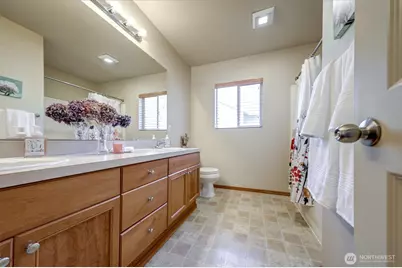 252 Quincy Avenue NE, Renton, WA 98059 - Photo 36