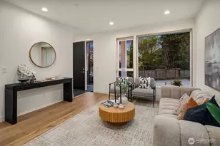 1808 E Mercer St, Seattle, WA 98112 - Photo 4