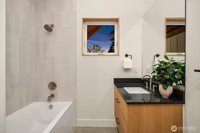 1808 E Mercer Street, Seattle, WA 98112 - Photo 22