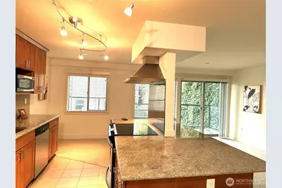 3212 SE 81st #C203, Mercer Island, WA 98040 - Photo 4