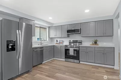 2402 Larlin Drive, Everett, WA 98203 - Photo 12