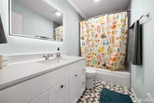 1524 NE 140th St, Seattle, WA 98125 - Photo 16