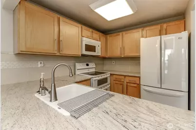 28606 16th Avenue S #303, Federal Way, WA 98003 - Photo 8