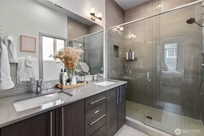 4329 Woodland Park Avenue N, Seattle, WA 98103 - Photo 20