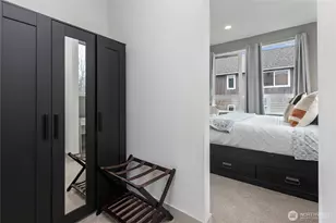 4329 Woodland Park Ave N, Seattle, WA 98103 - Photo 22