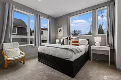 4329 Woodland Park Avenue N, Seattle, WA 98103 - Photo 18