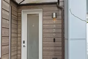 4329 Woodland Park Ave N, Seattle, WA 98103 - Photo 2