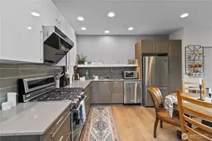 4329 Woodland Park Ave N, Seattle, WA 98103 - Photo 8