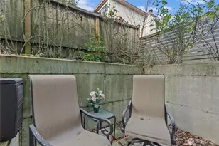 4329 Woodland Park Ave N, Seattle, WA 98103 - Photo 14