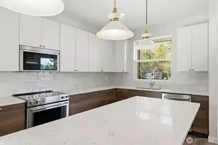 728 Newport Way NW, Issaquah, WA 98027 - Photo 6