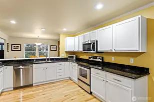 36726 SE Gravenstein Ct, Snoqualmie, WA 98065 - Photo 10