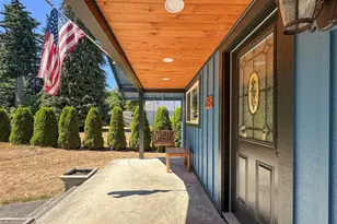 615 W 12th St, Port Angeles, WA 98362 - Photo 2