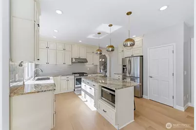 20573 NE 33rd Ct, Sammamish, WA 98074 - Photo 10