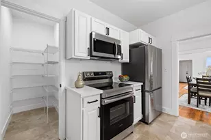 310 S 28th St, Tacoma, WA 98402 - Photo 4