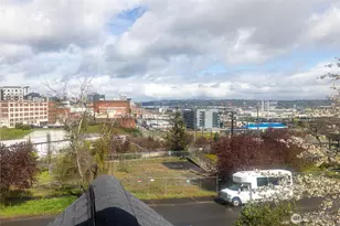 310 S 28th St, Tacoma, WA 98402 - Photo 2