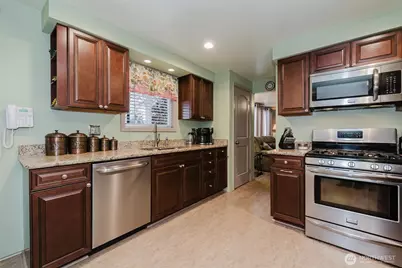 401 Pennie Lane, Bremerton, WA 98310 - Photo 14