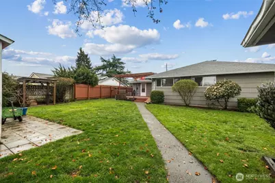 14204 12th Avenue SW, Burien, WA 98166 - Photo 24