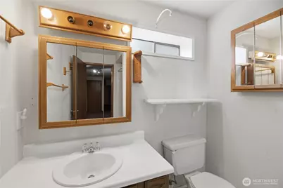 18510 66th Avenue NE, Kenmore, WA 98028 - Photo 32