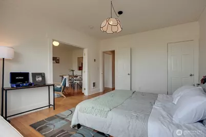 214 Summit Avenue E #402, Seattle, WA 98102 - Photo 18