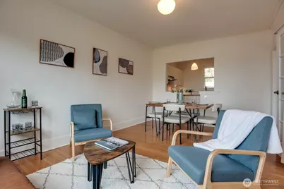 214 Summit Avenue E #402, Seattle, WA 98102 - Photo 4