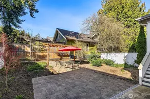 250 NE 50th St, Seattle, WA 98105 - Photo 4