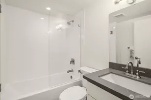 250 NE 50th St, Seattle, WA 98105 - Photo 18