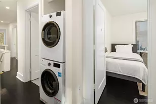 250 NE 50th St, Seattle, WA 98105 - Photo 28