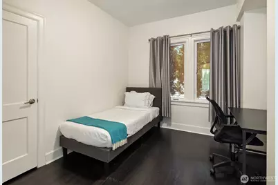 250 NE 50th Street, Seattle, WA 98105 - Photo 16