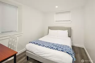 250 NE 50th St, Seattle, WA 98105 - Photo 18