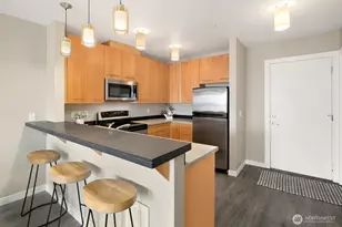 655 Crockett St, Seattle, WA 98109 - Photo 12