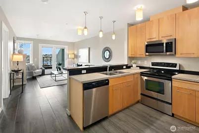 655 Crockett Street #A204, Seattle, WA 98109 - Photo 10