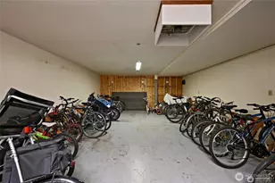 7021 Sand Point Way NE, Seattle, WA 98115 - Photo 24