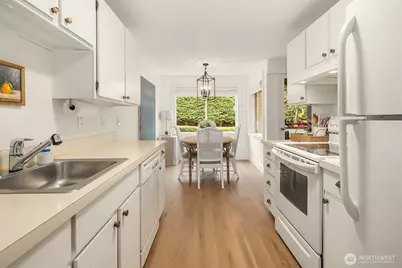 7021 Sand Point Way NE #B305, Seattle, WA 98115 - Photo 6