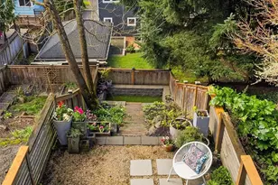 4243 Palatine Ave N, Seattle, WA 98103 - Photo 10