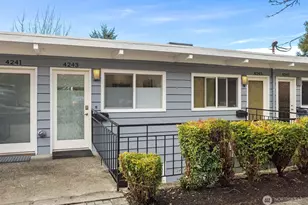 4243 Palatine Ave N, Seattle, WA 98103 - Photo 2