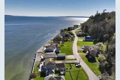 3837 Driftwood Drive, Clinton, WA 98236 - Photo 2