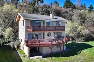 3837 Driftwood Dr, Clinton, WA 98236 - Photo 4