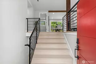 7407 25th Ave NE, Seattle, WA 98115 - Photo 2