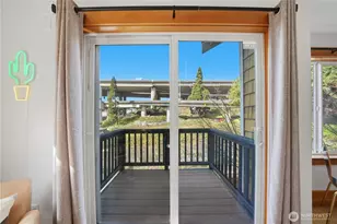 4037 7th Ave NE, Seattle, WA 98105 - Photo 10