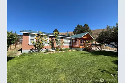 920 Castle Avenue, Winthrop, WA 98862 - Photo 2