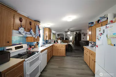 30425 6th Avenue S, Roy, WA 98580 - Photo 18