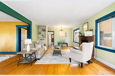 5046 35th Avenue NE, Seattle, WA 98105 - Photo 2