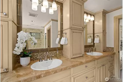 1444 Evergreen Point Rd, Medina, WA 98039 - Photo 26