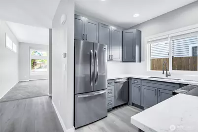 441 NE Alder Street #1, Issaquah, WA 98027 - Photo 2